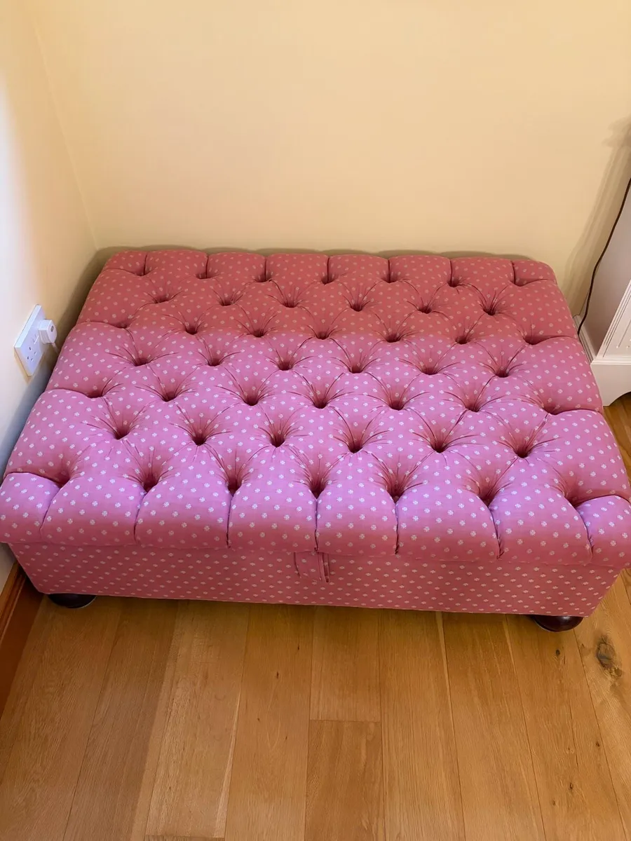 Large storage stool - Image 1