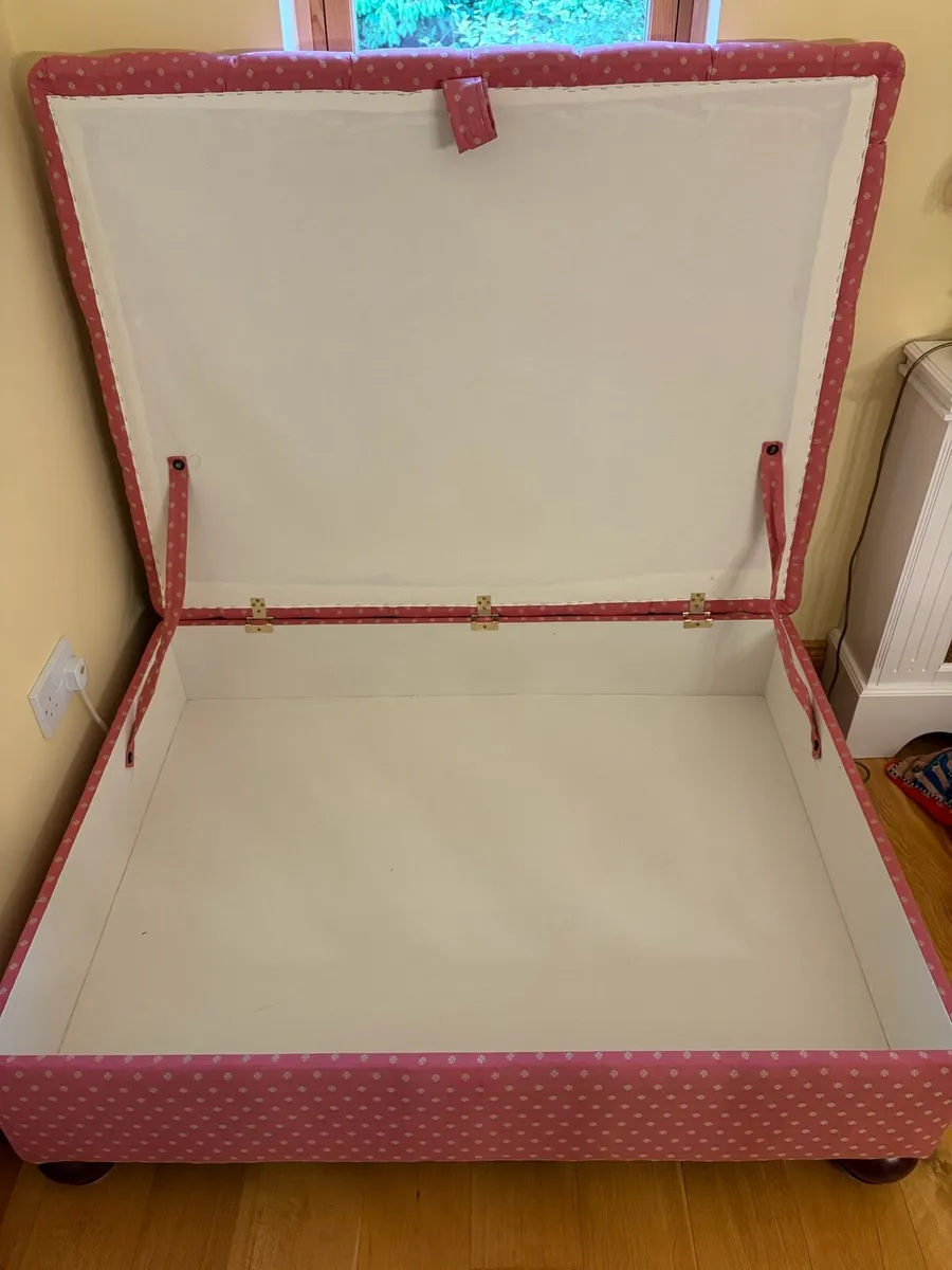 Large storage stool - Image 3