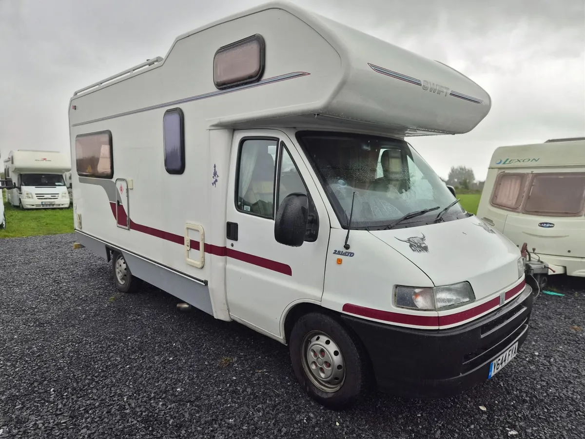 Camper - Image 1