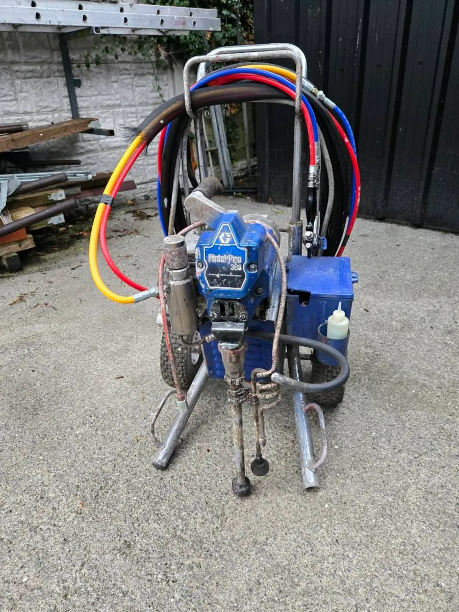 Graco air assisted airless sprayer - Image 1