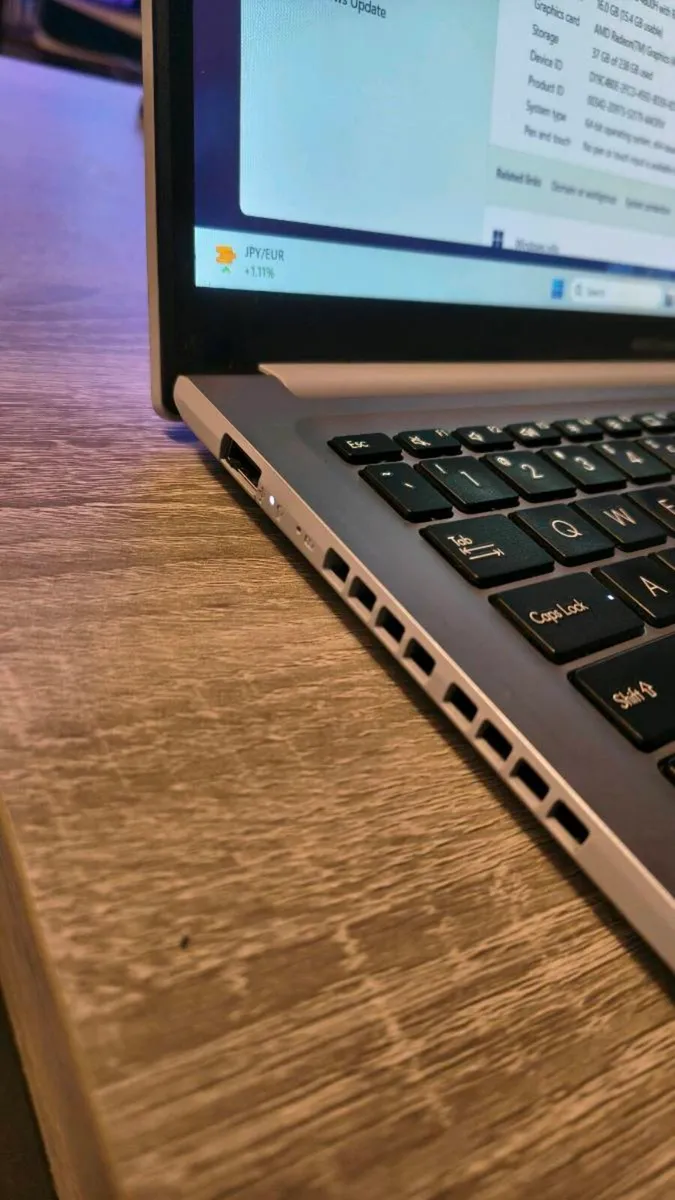 Asus Vivobook 15 / 16gb / Ryzen 5 - Image 3