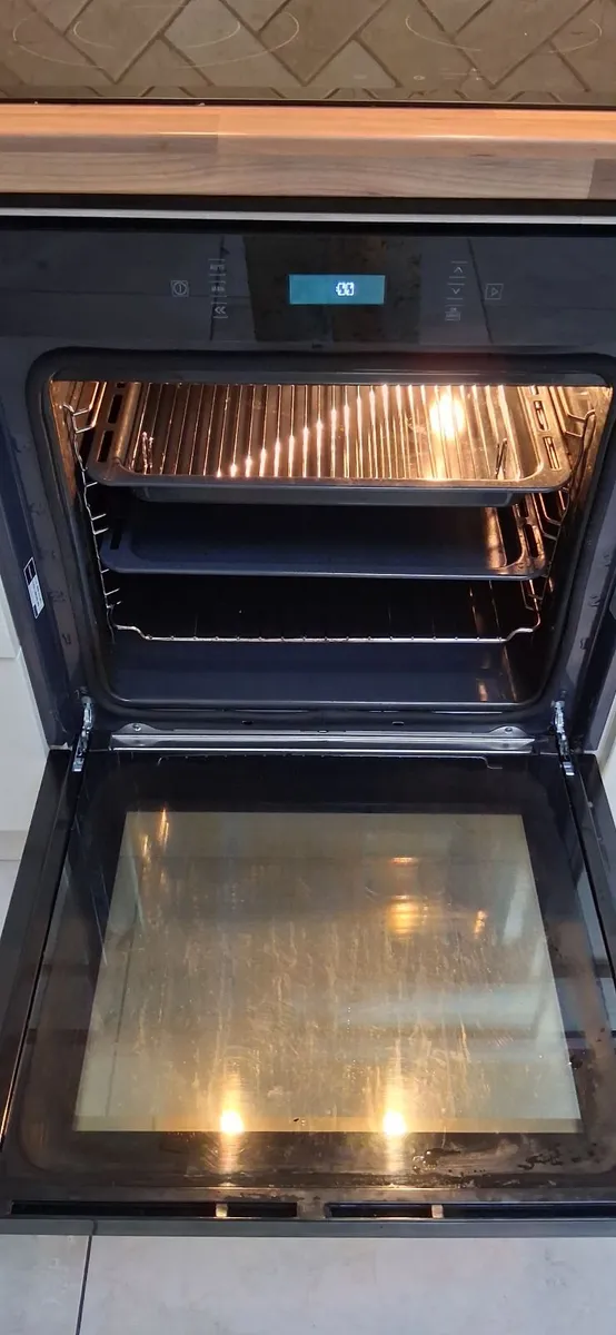 Hotpoint BLK Pyro Clean Single Electric Oven - Image 4