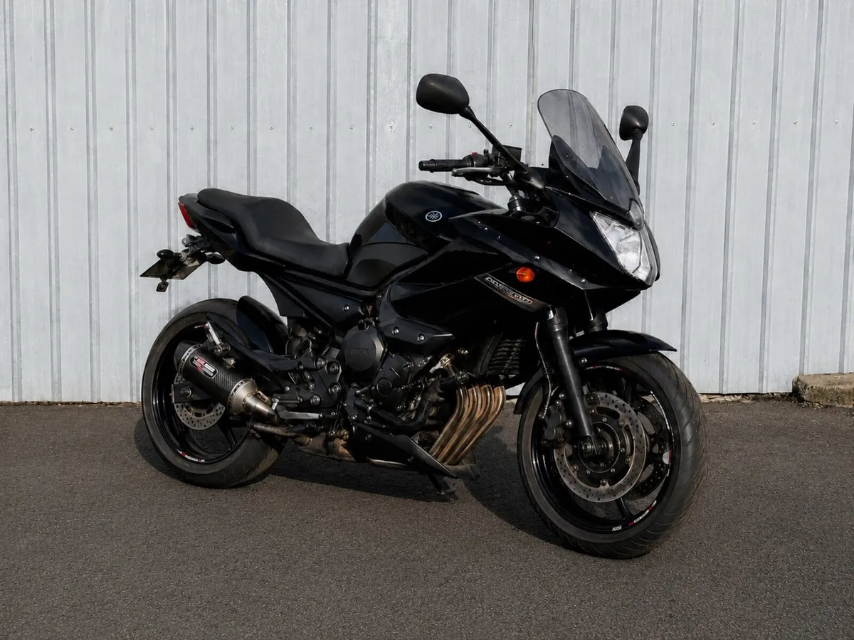 YAMAHA XJ6 Diversion 2011 - Image 1