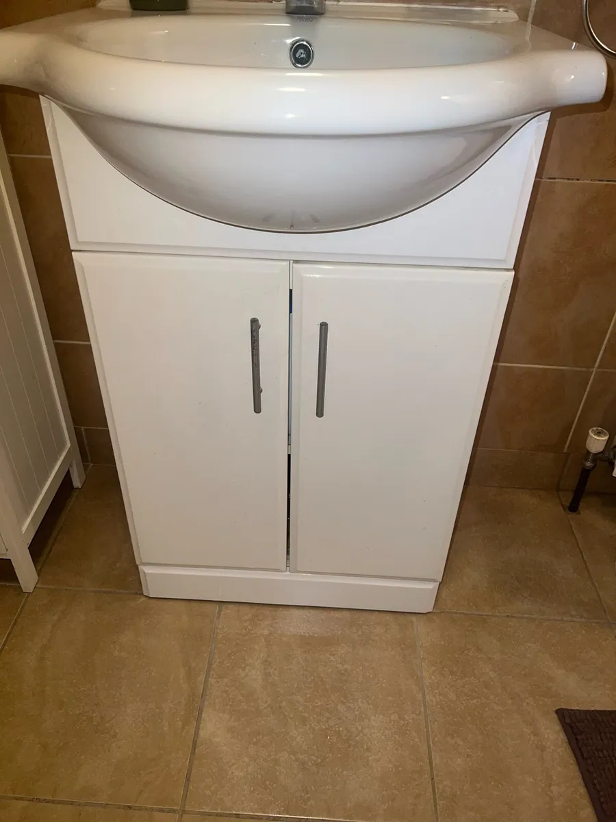 Bathroom vanity unit without the basin - Image 2