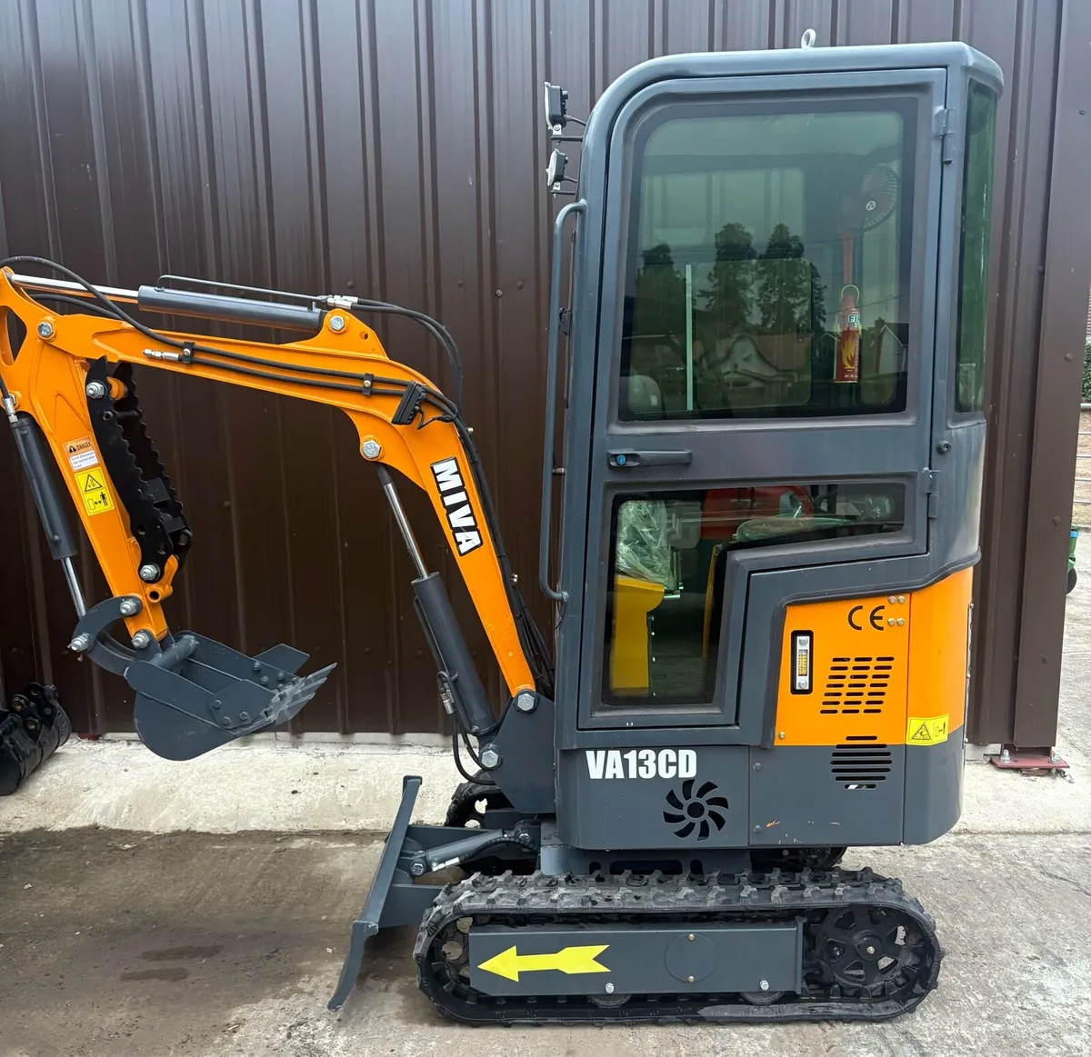 Miva 1.3 Ton Mini Digger Diesel Unused . - Image 4