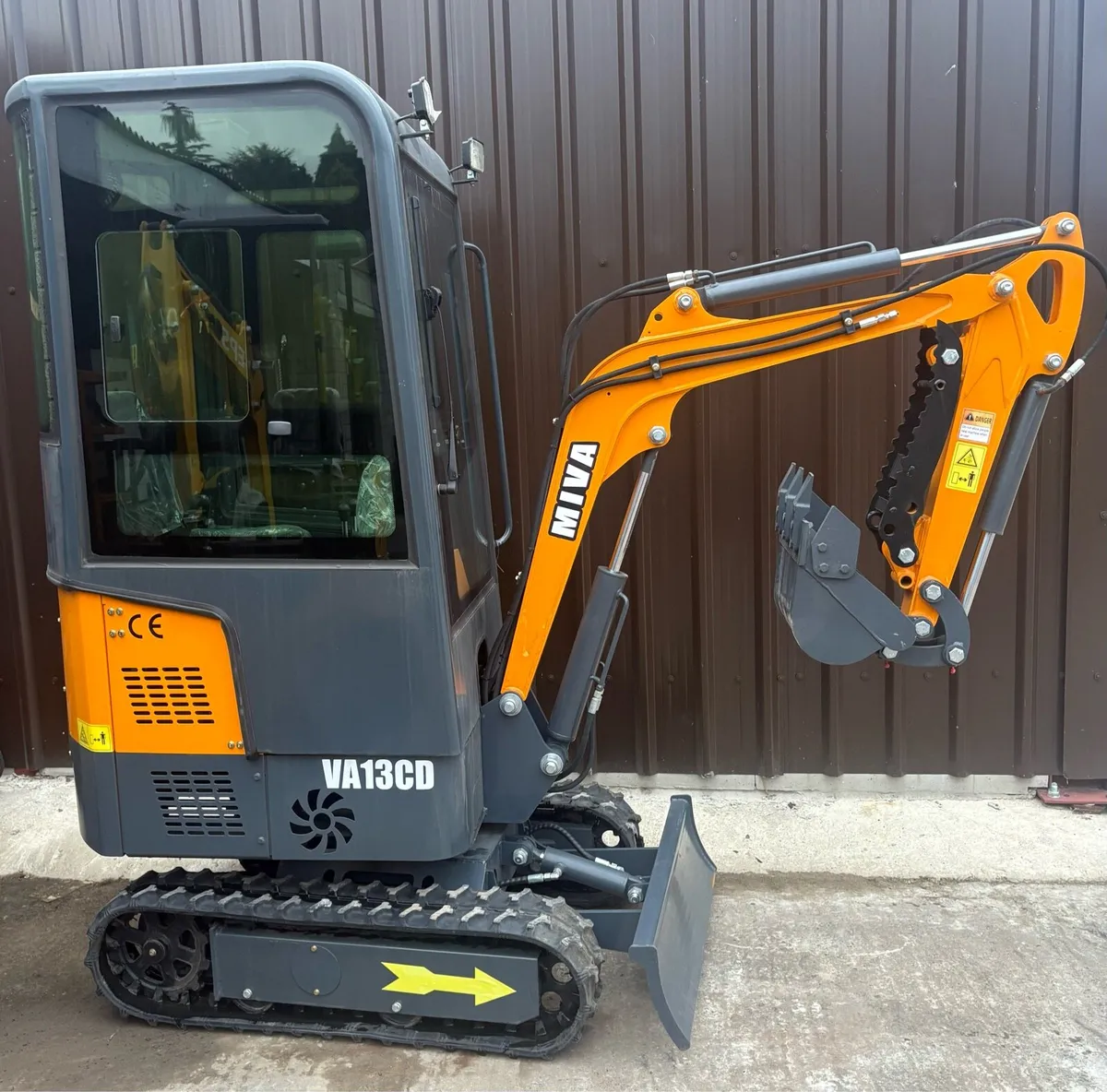 Miva 1.3 Ton Mini Digger Diesel Unused . - Image 2
