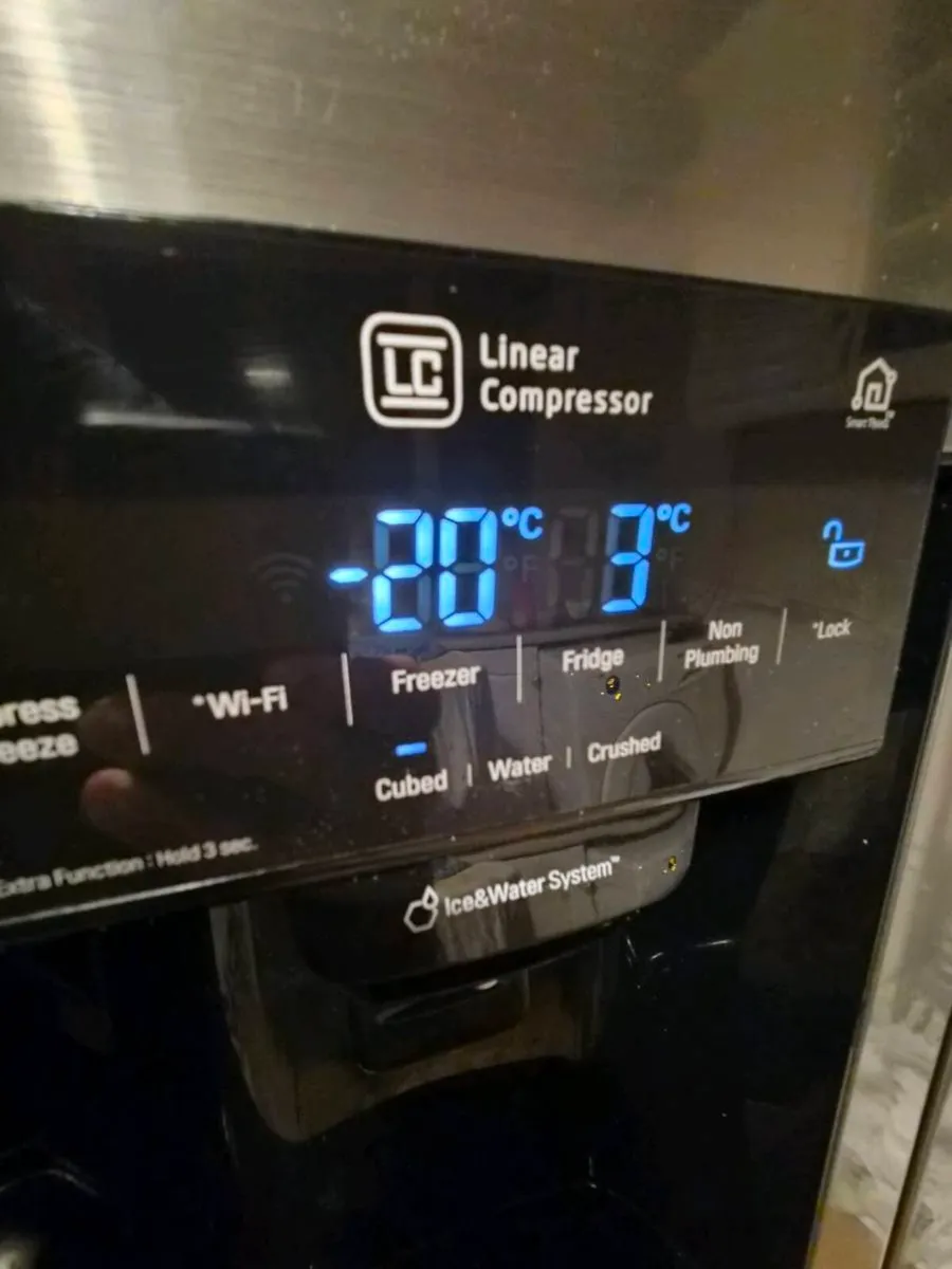 LG American Fridge Freezer - Image 2