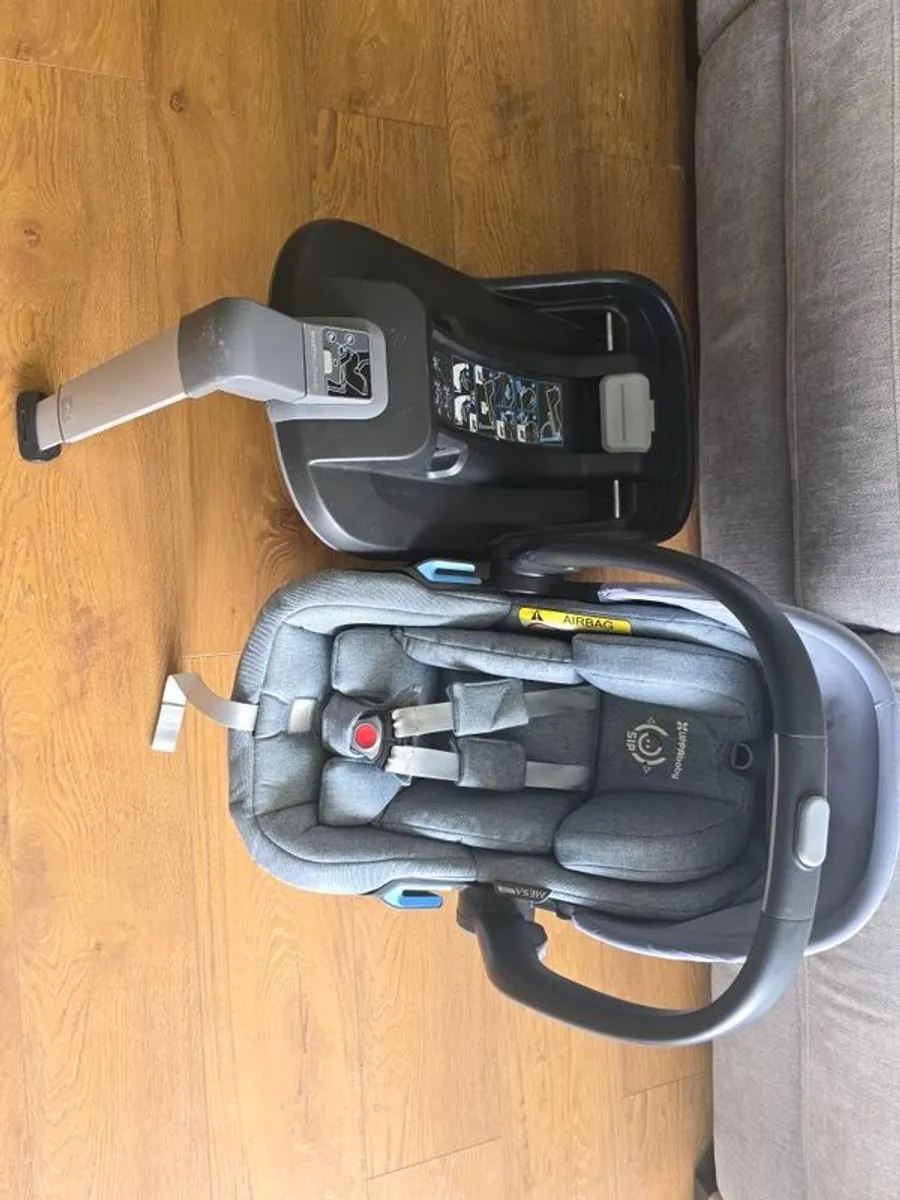 Uppababy Vista bundle - Image 3