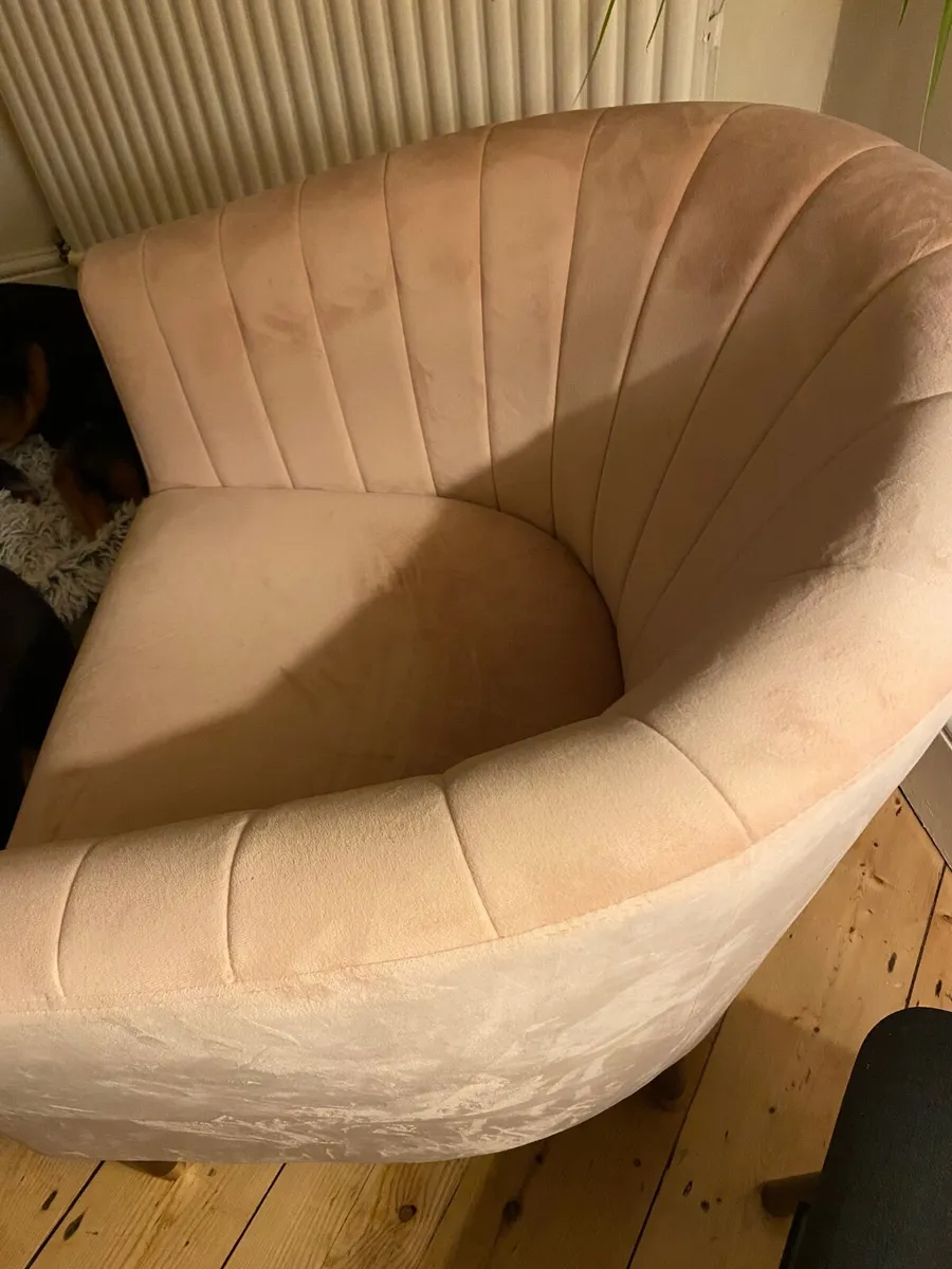 Dusty pink vintage style tub chair - Image 4