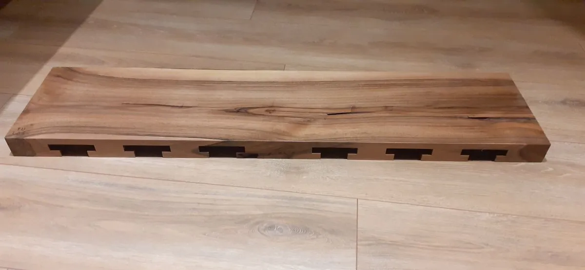 'Tu Las' Walnut Floating Wine glass rack - Image 3