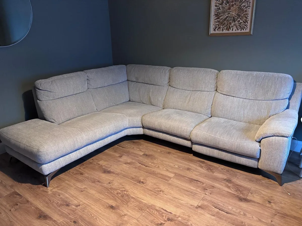 Couch/Sofa Electric Recliner - Image 1