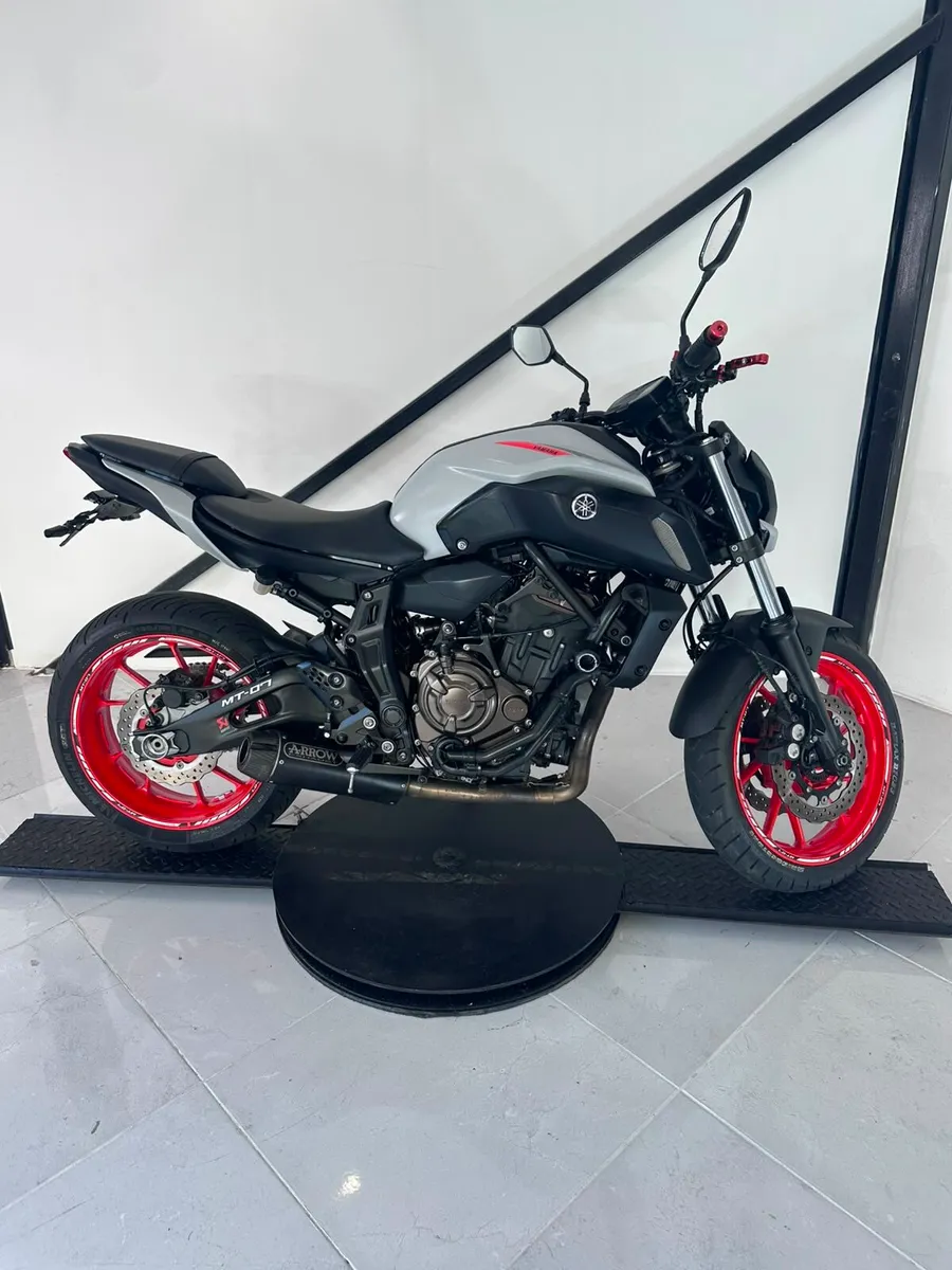 ...2019 YAMAHA MT07 LIKE  NEW ... - Image 4