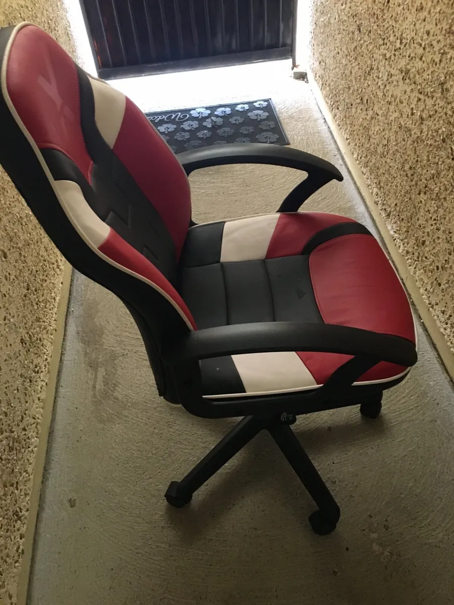 Gaming chair - Image 2