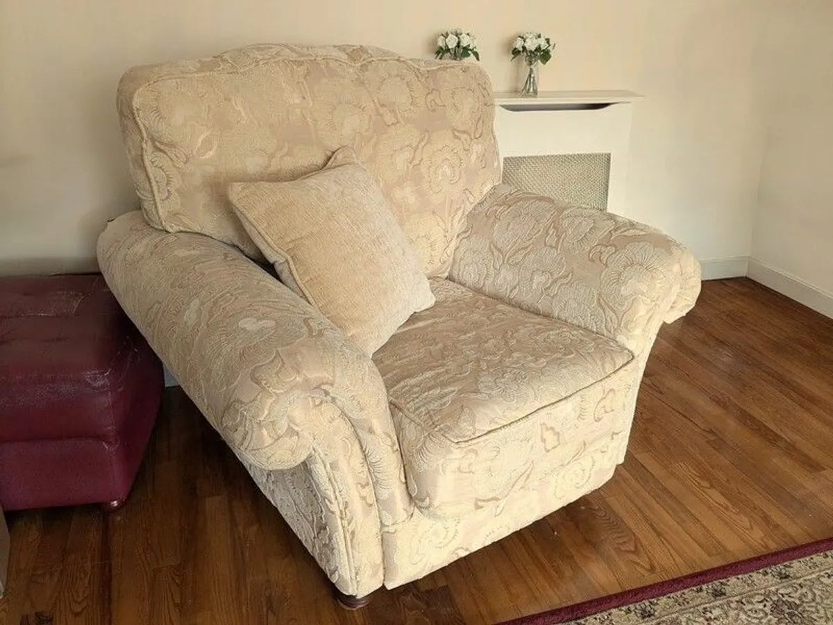 Sitting Room Suite - Image 3