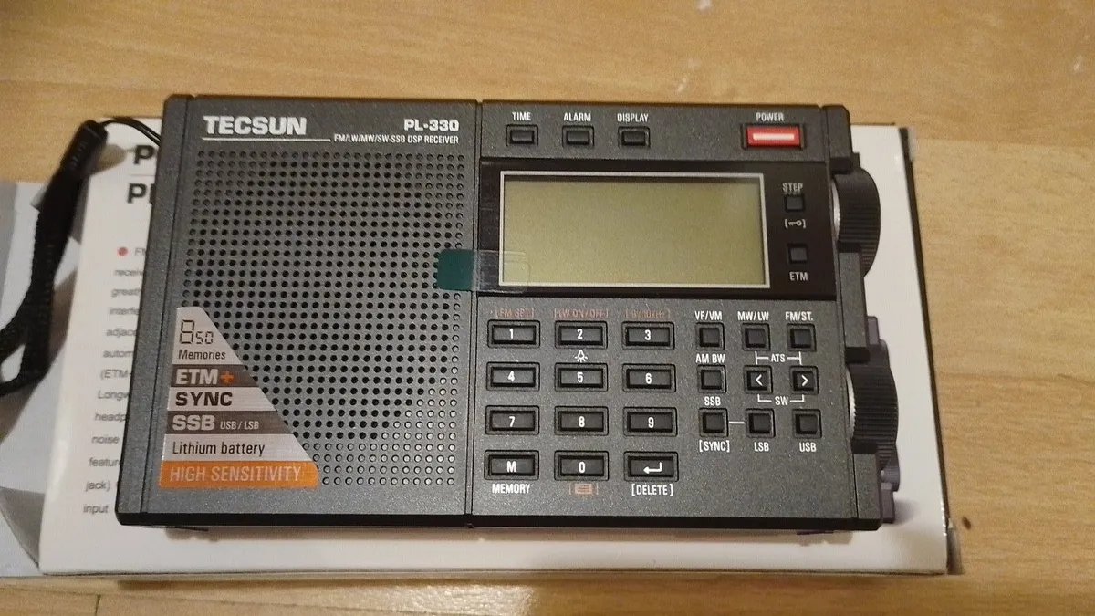 TECSUN WORLDBAND RADIO NEW! - Image 1