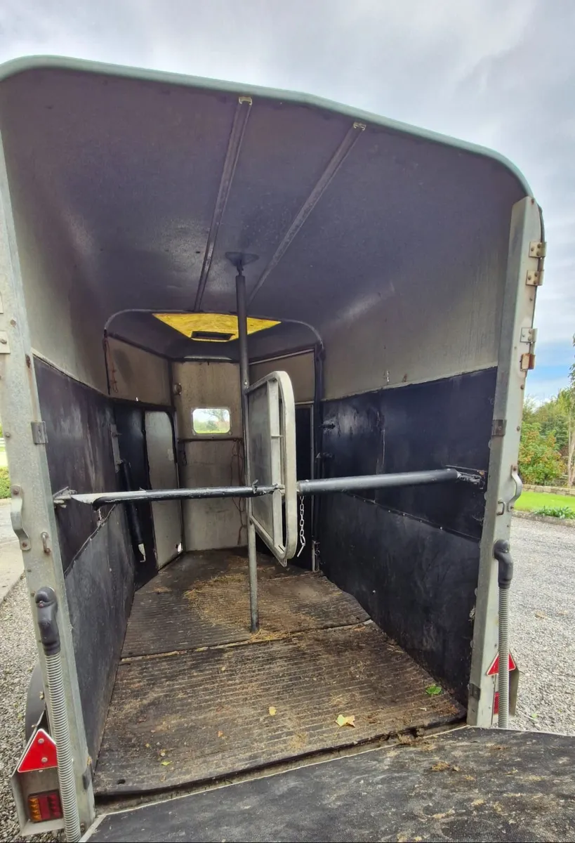 Horse box - Image 3