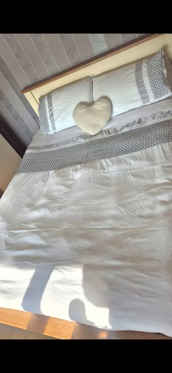 Beds - Image 2