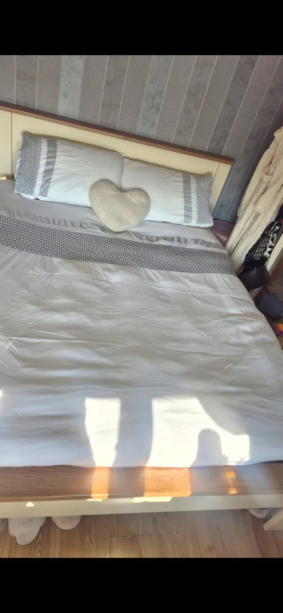 Beds - Image 1