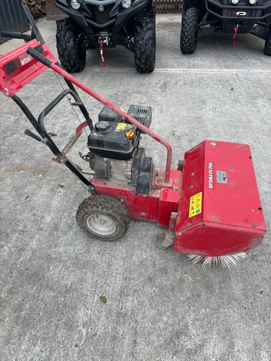 Yard sweeper - Image 1