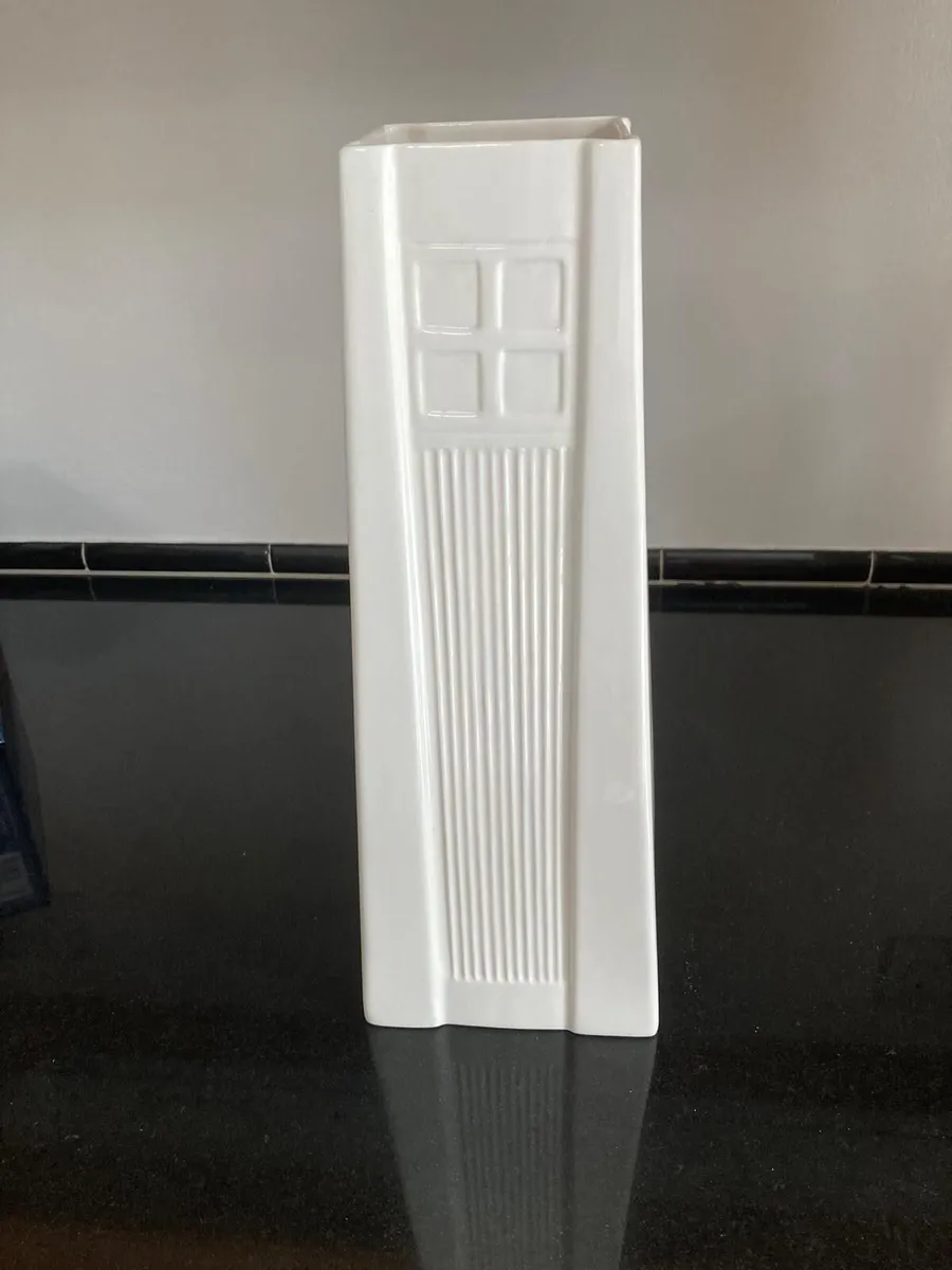 Belleek Living Inspired Ceramic Vase - Image 1