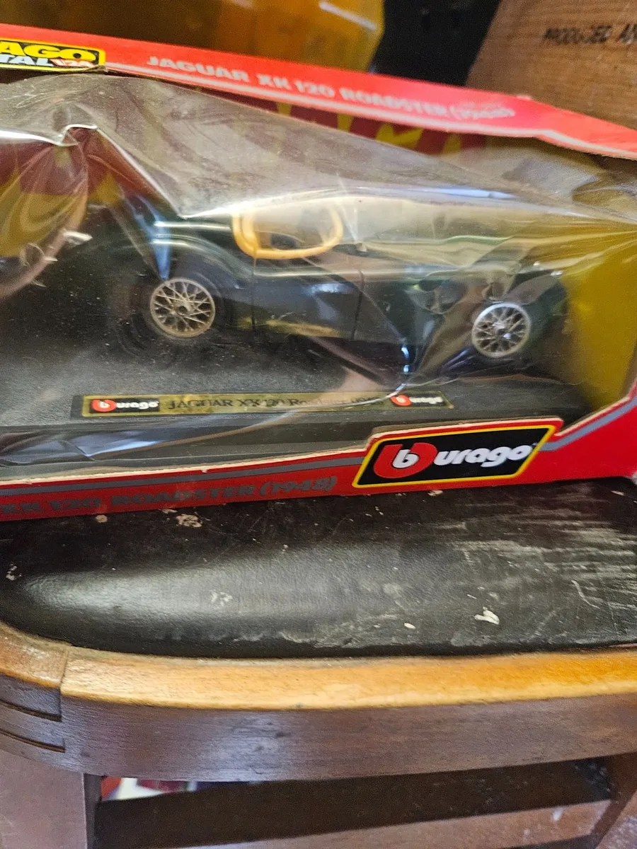 Corgi Burago Jaguar XK120 1.24 - Image 4