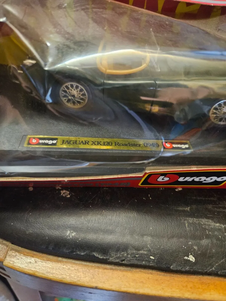 Corgi Burago Jaguar XK120 1.24 - Image 2