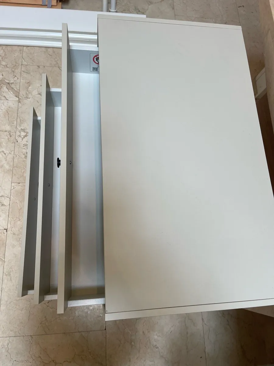 Stunning Sturdy 3 Drawer Grey Chest Of Drawers - Image 2