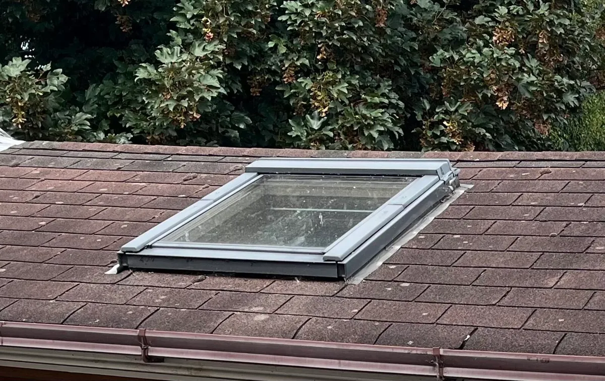 Velux roof window. GGL M04 - Image 1