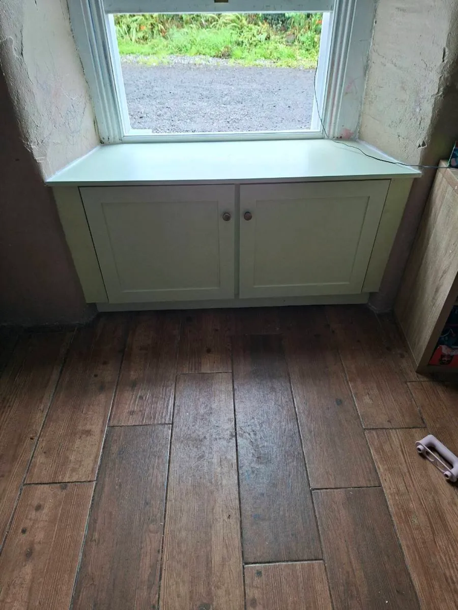 Fitted furniture - Image 1
