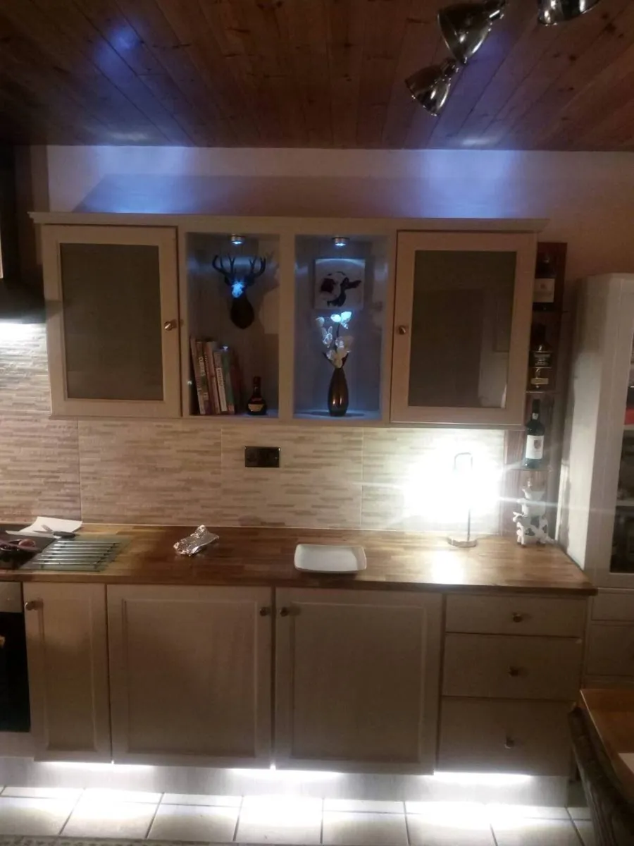 Fitted furniture - Image 3