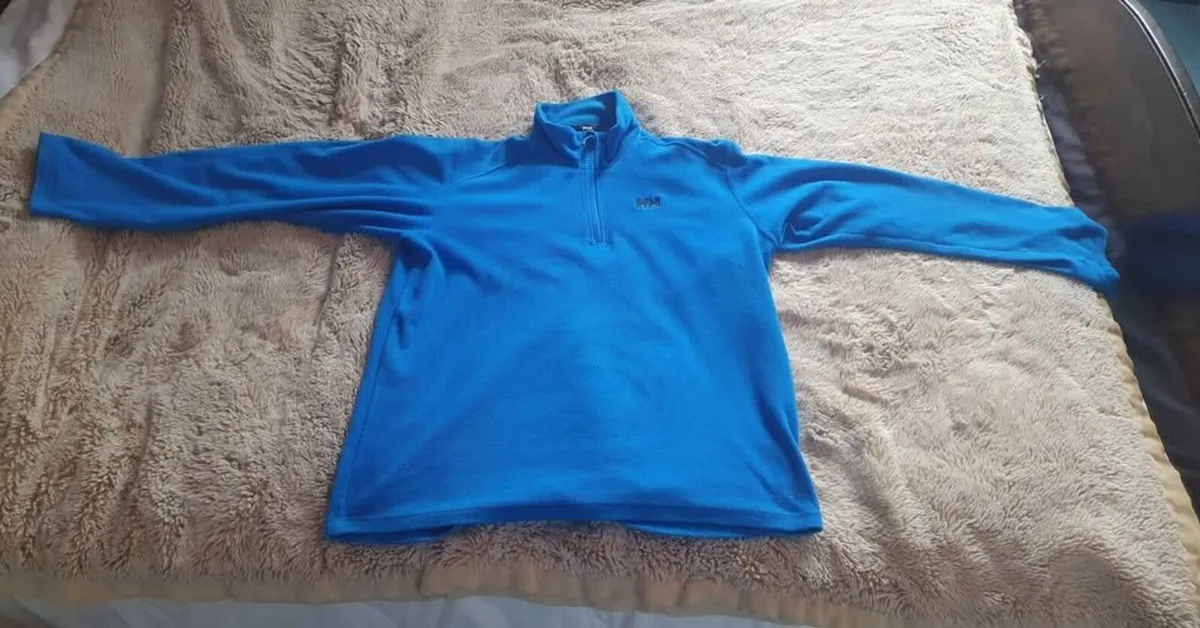 Mens Half Zip Pullover. - Image 1