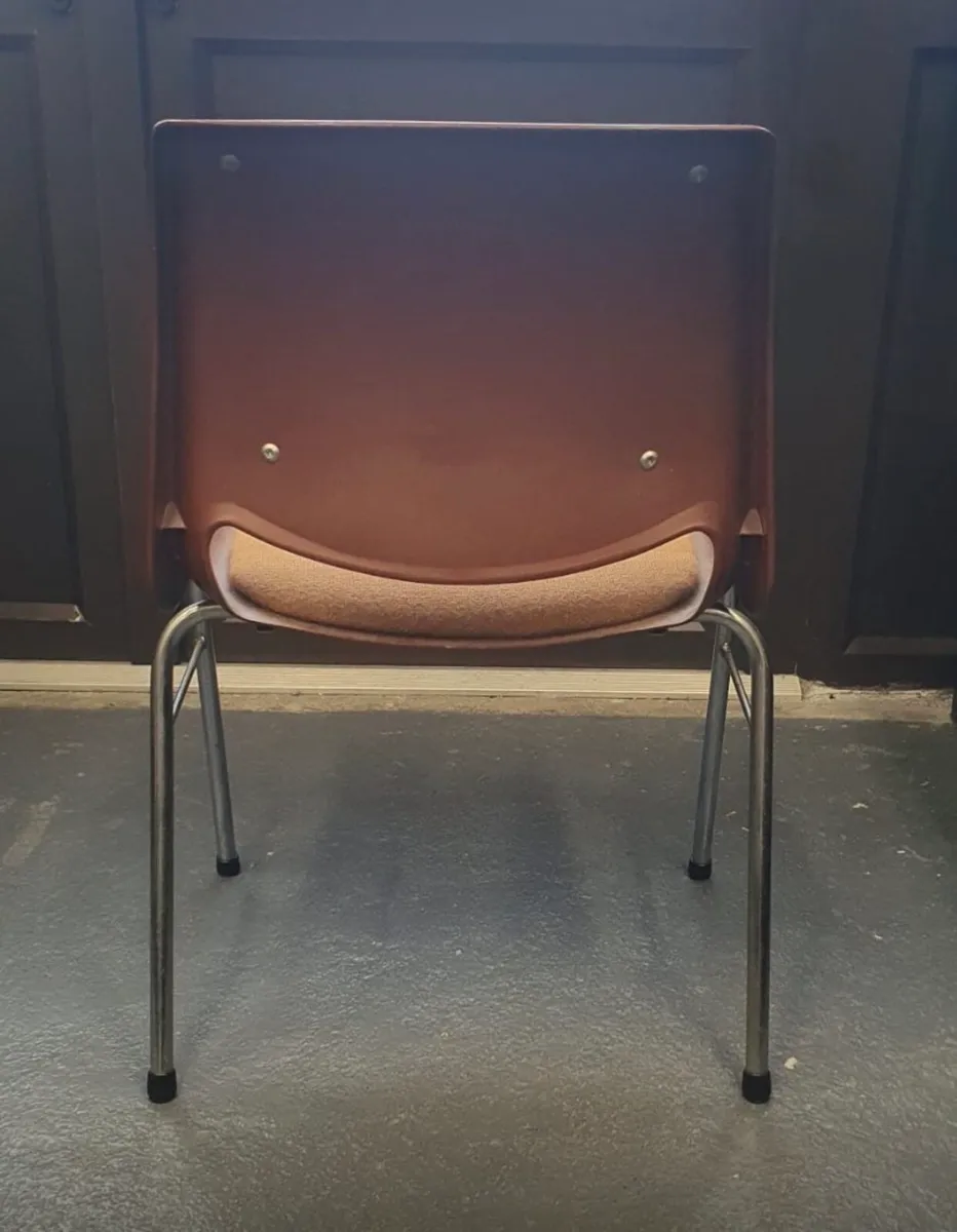 Set of 6 1970s style Retro Chairs - Image 3