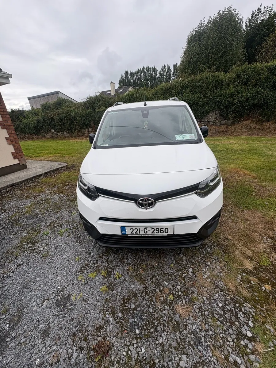 Van - Image 4