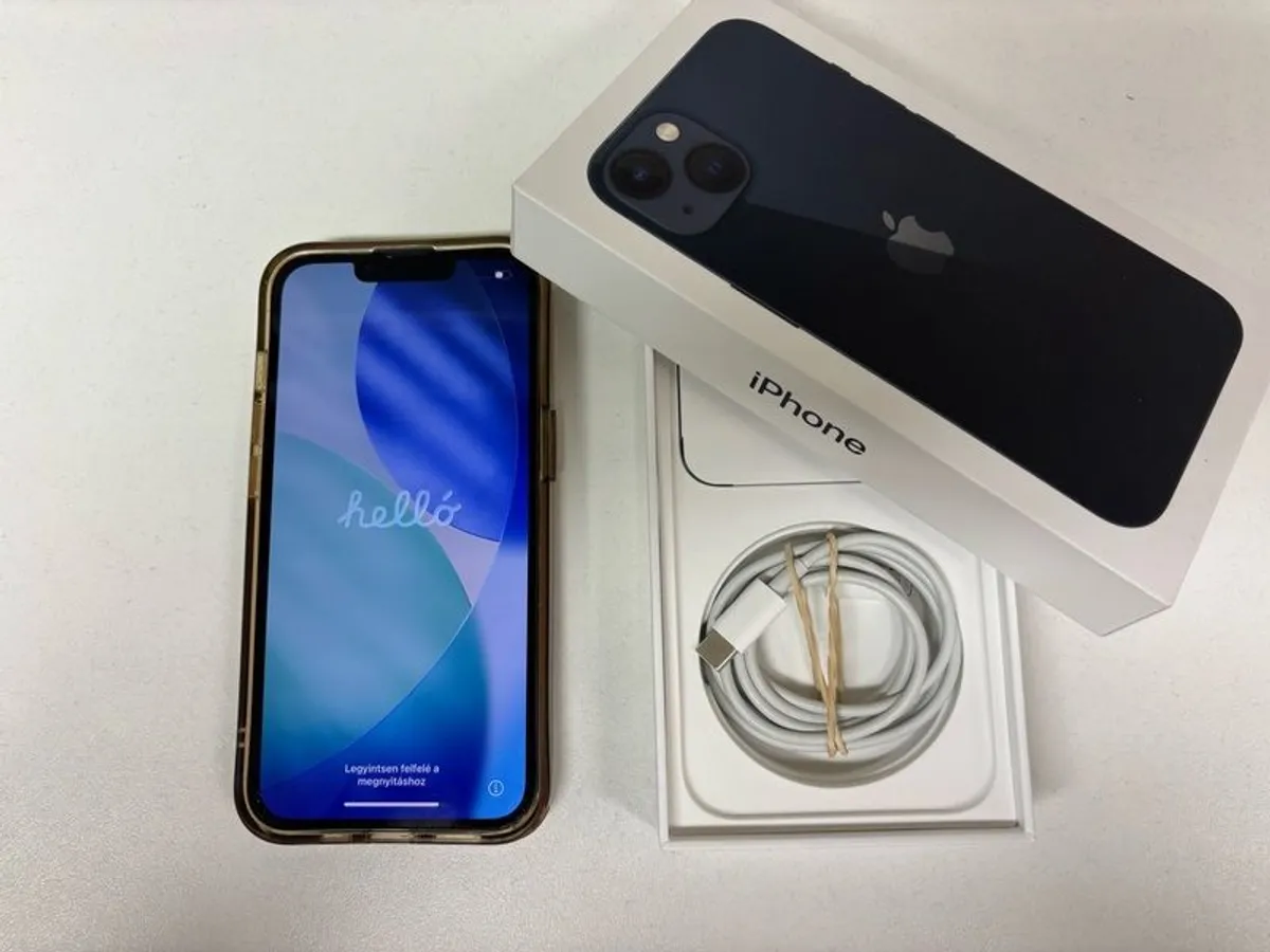 iPhone 13 - Image 2