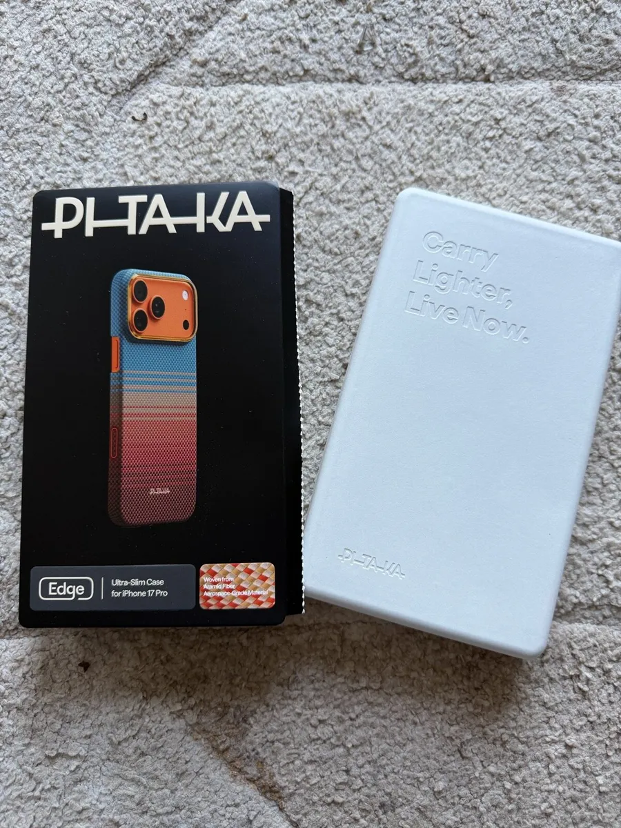 Pitaka Iphone 17 pro Carbon Fibre - Image 1