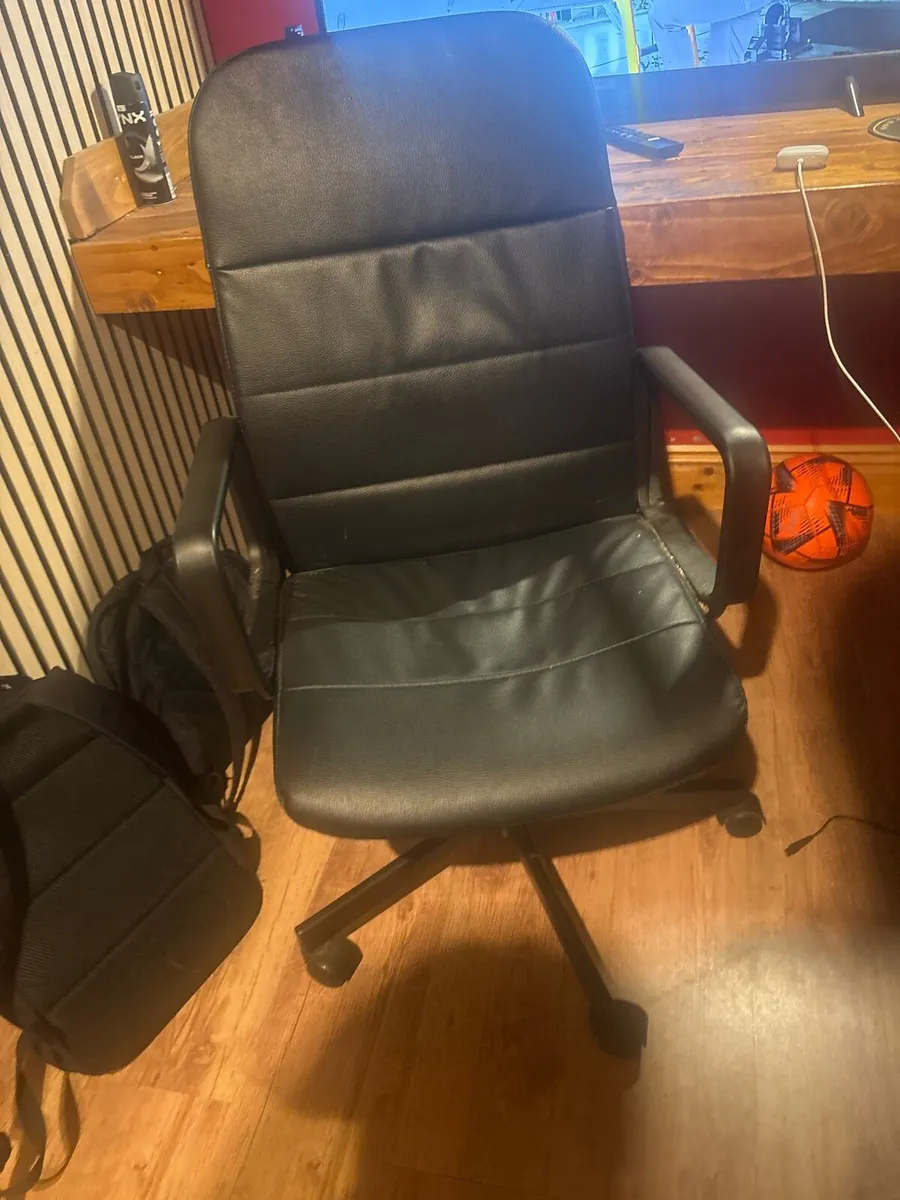 Office chair - Image 1