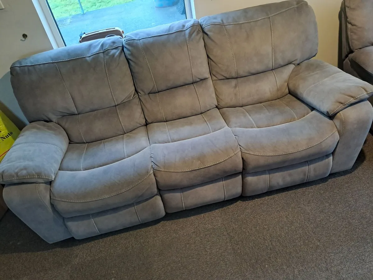 Couch and arm chair - Image 1