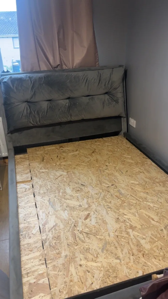 Grey double bed - Image 1