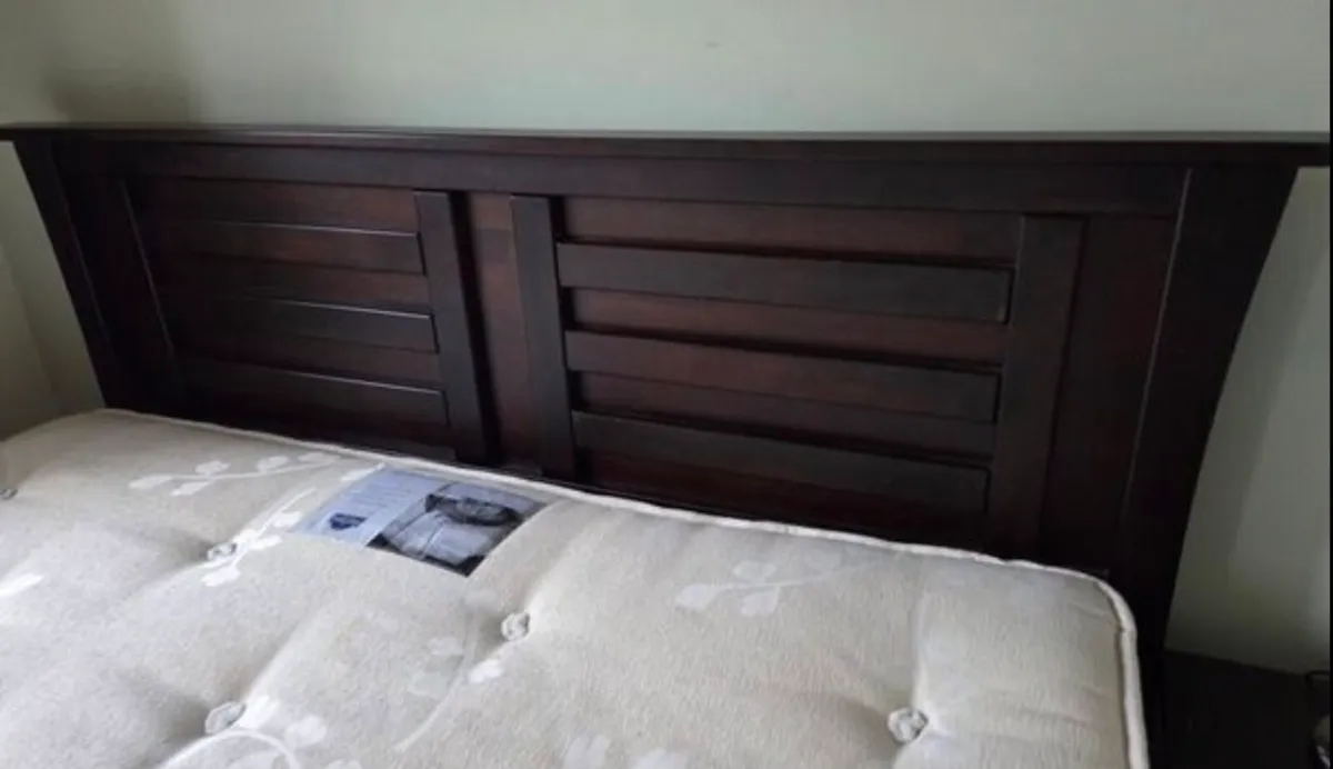 Kingsize 5ft dark wood / walnut bed frame - Image 2