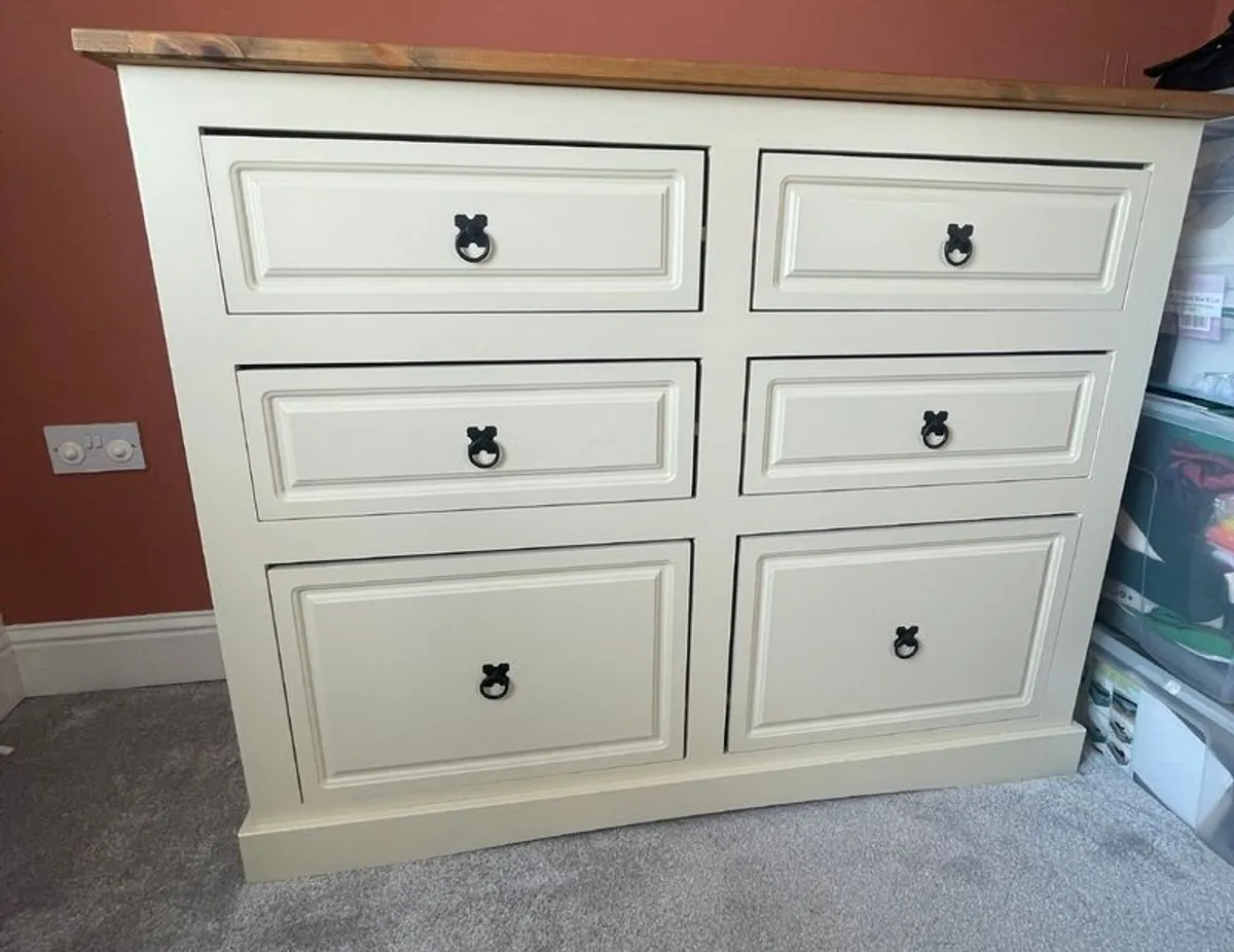 Chest of drawers - Image 1