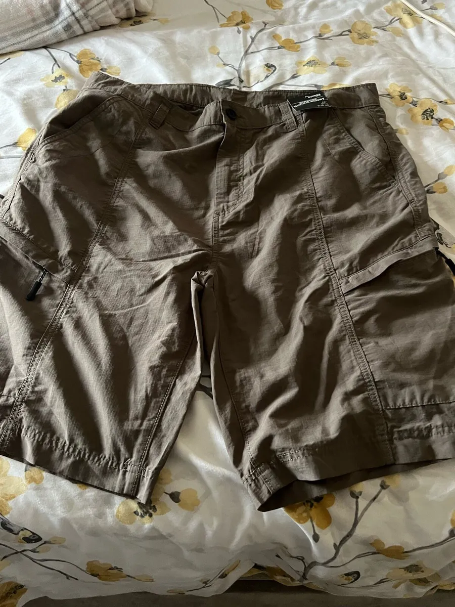 Mens BNWT shorts W38” €15 - Image 4