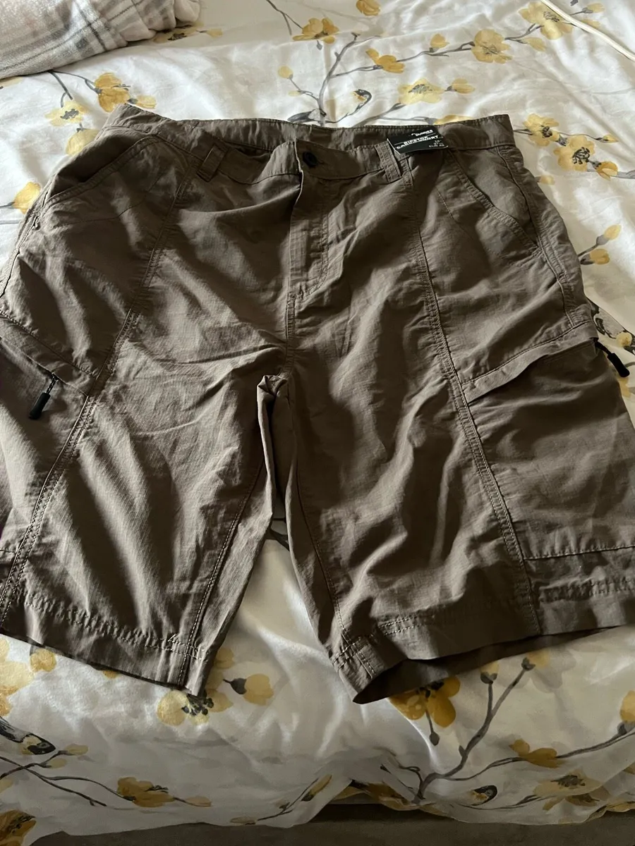 Mens BNWT shorts W38” €15 - Image 1