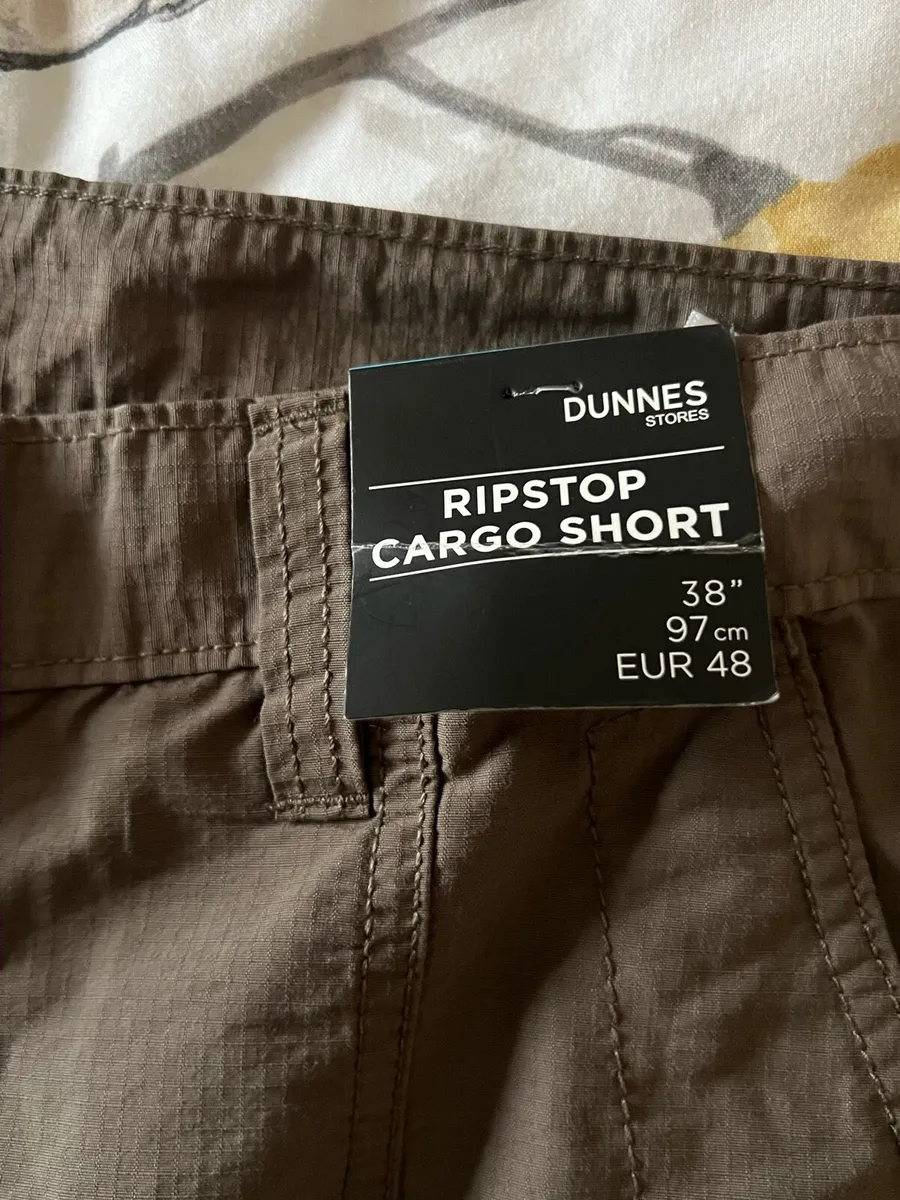 Mens BNWT shorts W38” €15 - Image 2