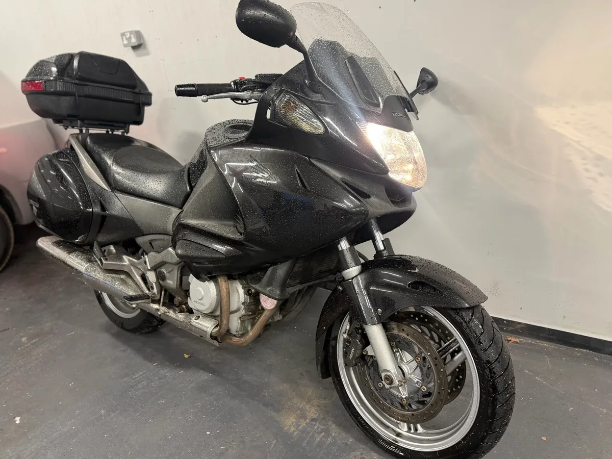 2010 Honda Deauville 700 immaculate 1 owner - Image 2