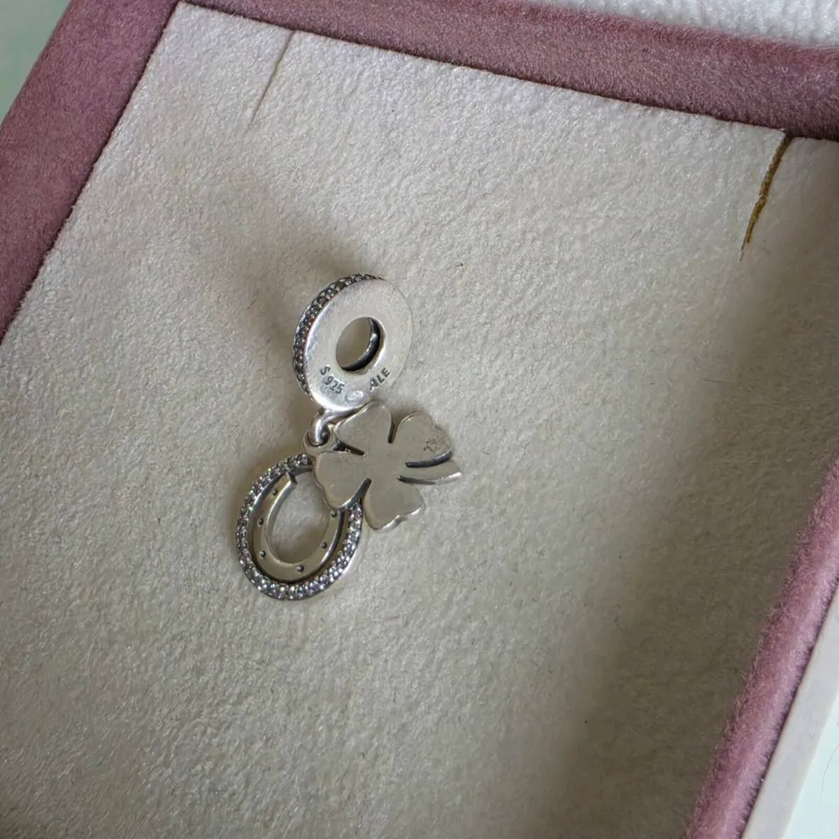 Pandora silver charm with four-leaf clover - Image 1