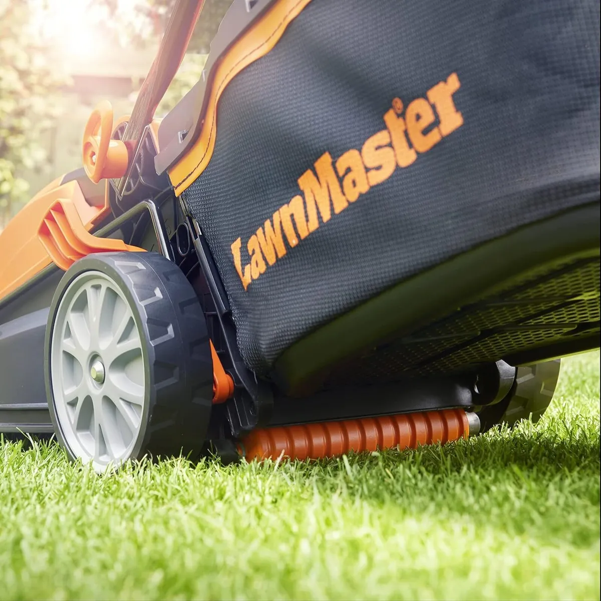 1400W 34CM Electric Lawnmower with Rear Roller - Image 2