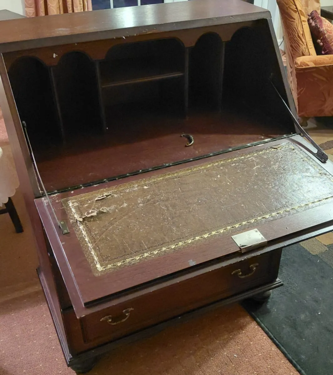 Desks ... Mahogany free to take away - Image 2