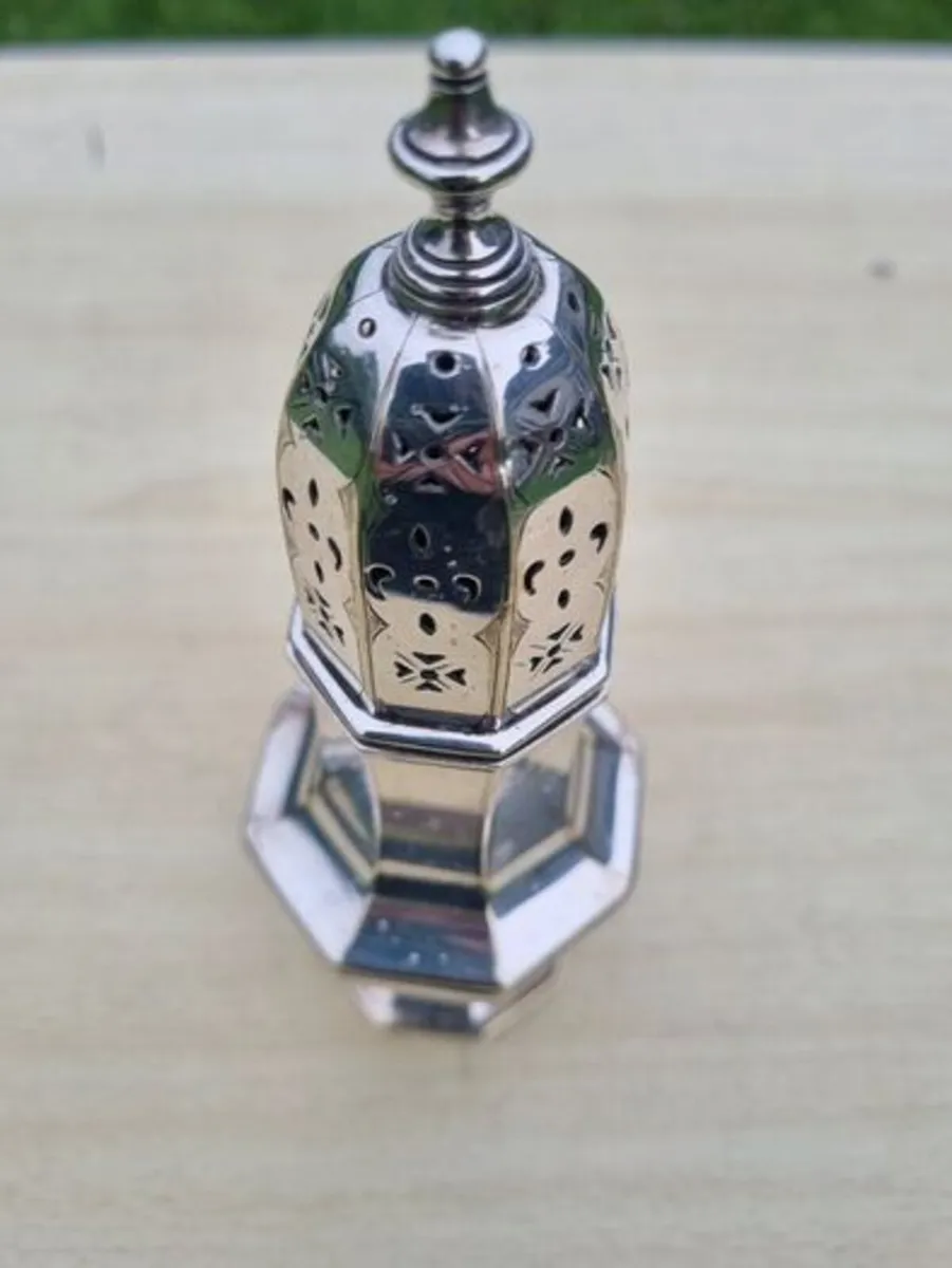 Antique sugar bowl (caster) in the Edwardian style - Image 2