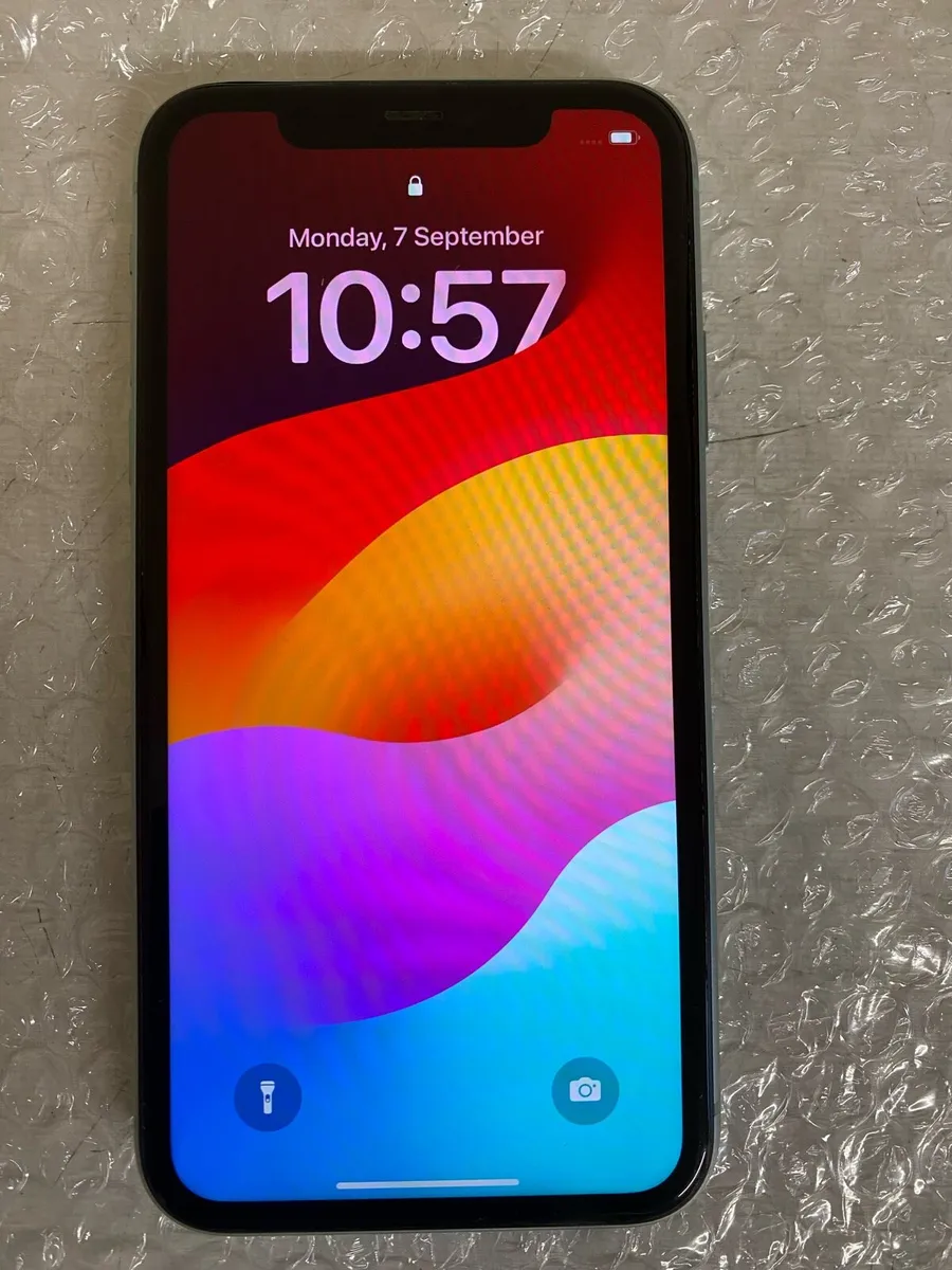 iPhone 11 64GB Green - Image 1