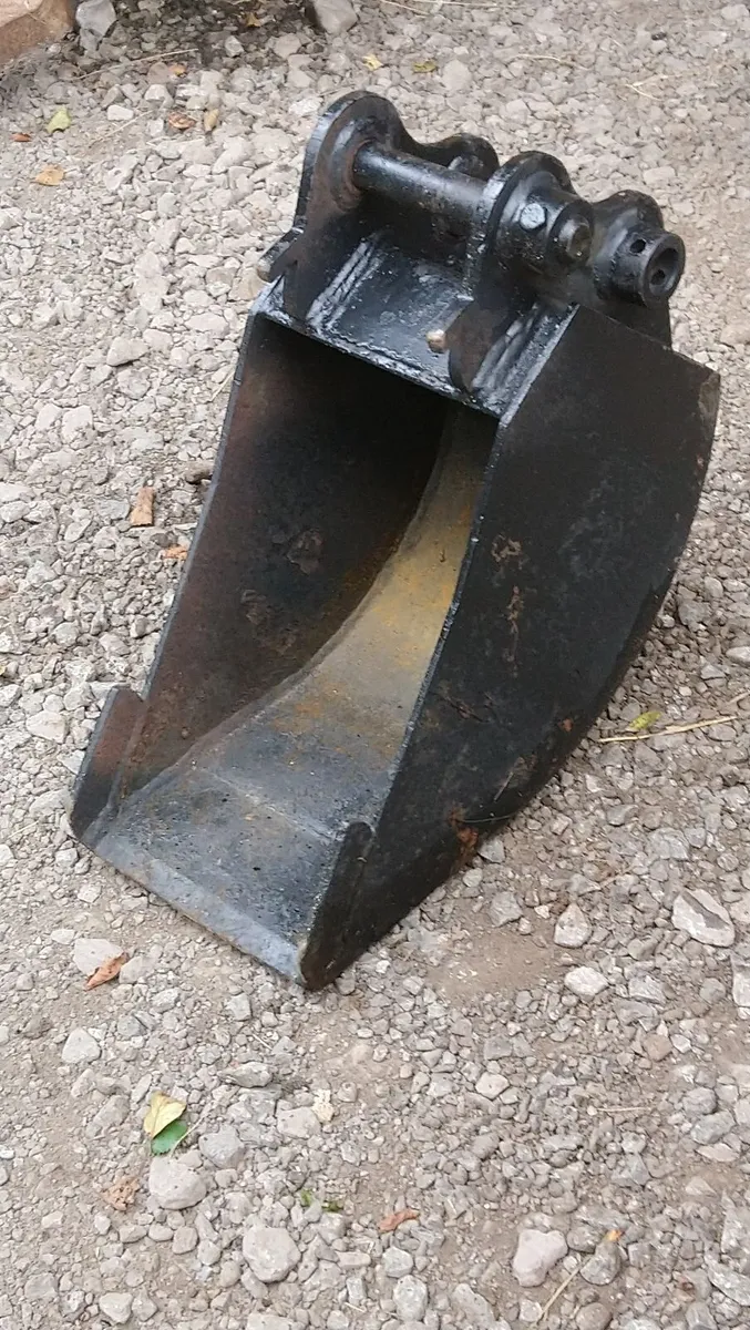 HITACHI ZAXIS DIGGER BUCKET 30mm pins - Image 3